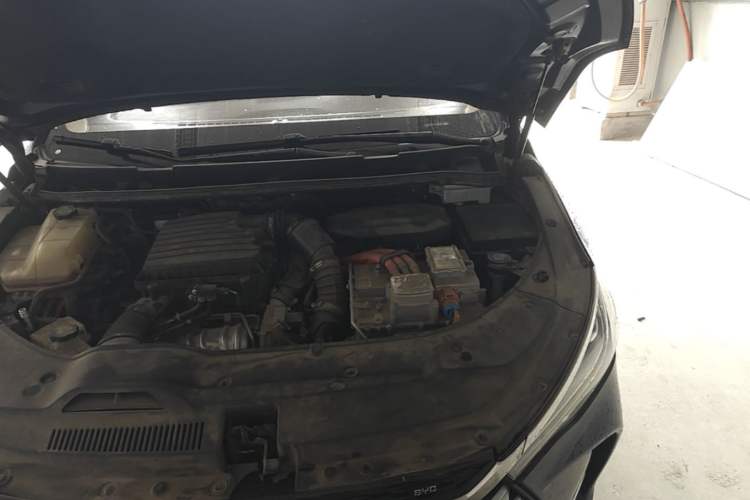Used BYD Song MAX New Energy 2019 DM 1.5T Smart Connect Advanced 7-Seater China VI Standard Engine Bay Left