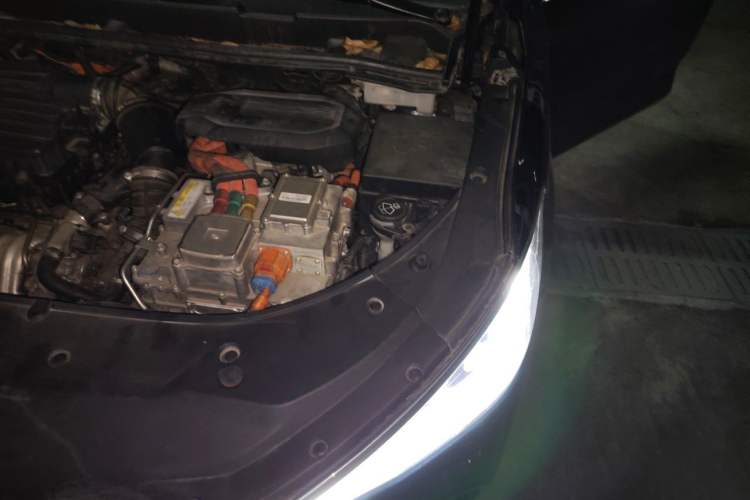 Used BYD Song MAX New Energy 2019 DM 1.5T Smart Connect Advanced 7-Seater China VI Standard Engine Bay Left