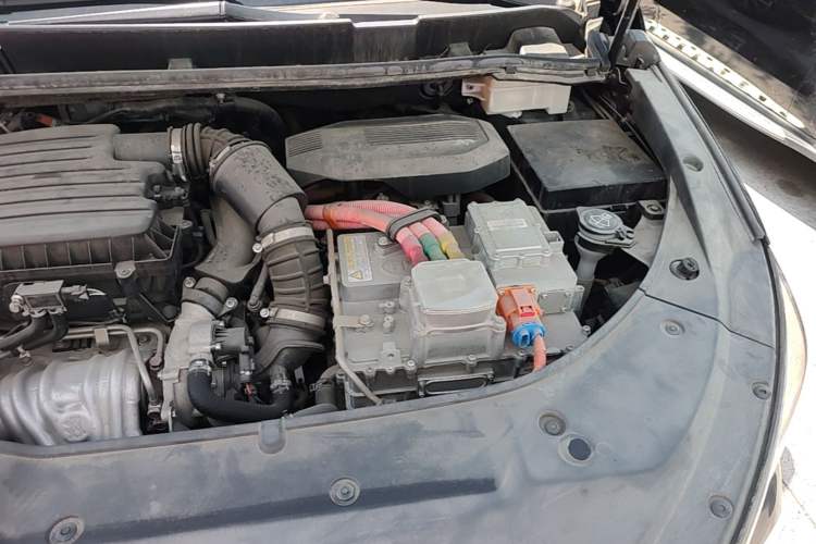 Used BYD Song MAX New Energy 2019 DM 1.5T Smart Connect Zhiyao Model 6 Seats China VI Standard Engine Bay Left