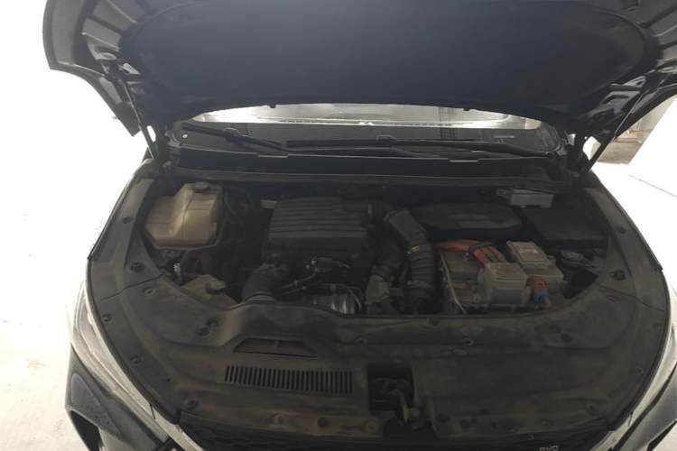 Used BYD Song MAX New Energy 2019 DM 1.5T Smart Connect Advanced 7-Seater China VI Standard Engine Bay Right