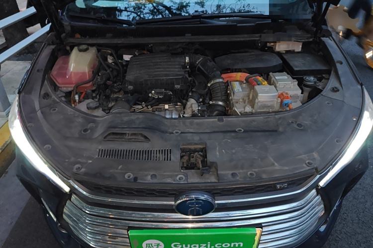 Used BYD Song MAX New Energy 2019 DM 1.5T Smart Connect Zhiyao Model 6 Seats China VI Standard Engine Bay