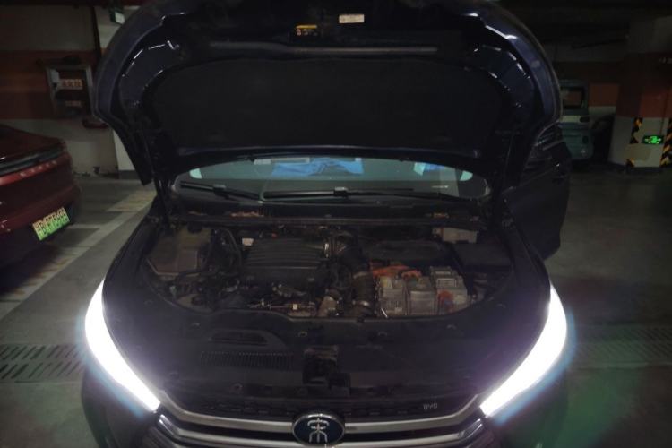 Used BYD Song MAX New Energy 2019 DM 1.5T Smart Connect Advanced 7-Seater China VI Standard Engine Bay