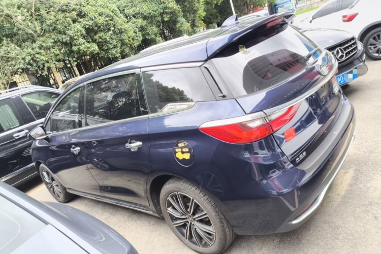 Used BYD Song MAX New Energy 2019 DM 1.5T Smart Connect Advanced 6-Seater China VI Standard Exterior 3