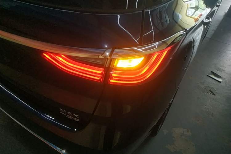Used BYD Song MAX New Energy 2019 DM 1.5T Smart Connect Advanced 6-Seater China VI Standard Exterior 3