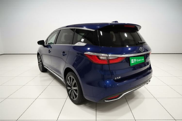 Used BYD Song MAX New Energy 2019 DM 1.5T Smart Connect Advanced 6-Seater China VI Standard Exterior 3