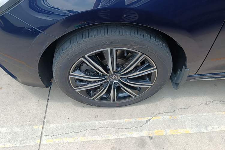 Used BYD Song MAX New Energy 2019 DM 1.5T Smart Connect Advanced 7-Seater China VI Standard Exterior 4