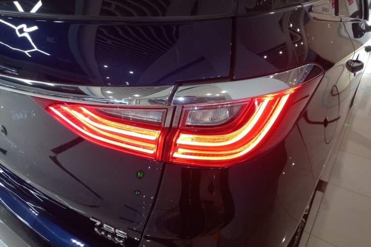 Used BYD Song MAX New Energy 2019 DM 1.5T Smart Connect Advanced 7-Seater China VI Standard Exterior 6
