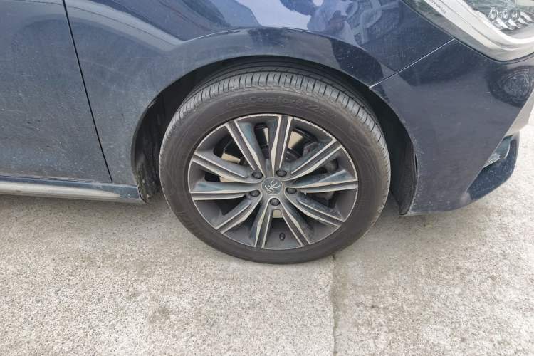Used BYD Song MAX New Energy 2019 DM 1.5T Smart Connect Advanced 6-Seater China VI Standard Exterior 7
