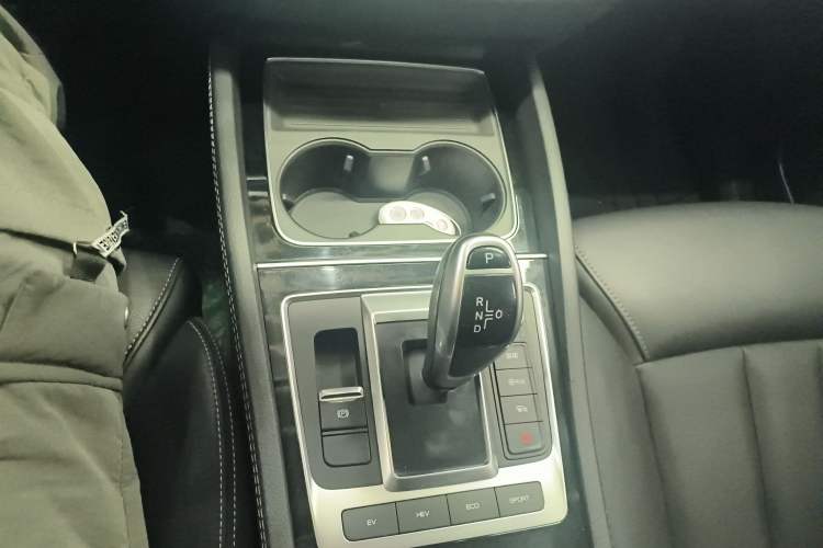 Used BYD Song MAX New Energy 2019 DM 1.5T Smart Connect Advanced 7-Seater China VI Standard Gear Lever