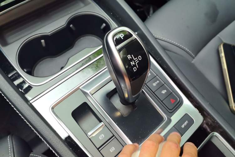 Used BYD Song MAX New Energy 2019 DM 1.5T Smart Connect Enjoyment Model 7 Seats China VI Standard Gear Lever
