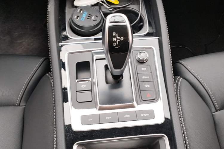 Used BYD Song MAX New Energy 2019 DM 1.5T Smart Connect Advanced 6-Seater China VI Standard Gear Lever