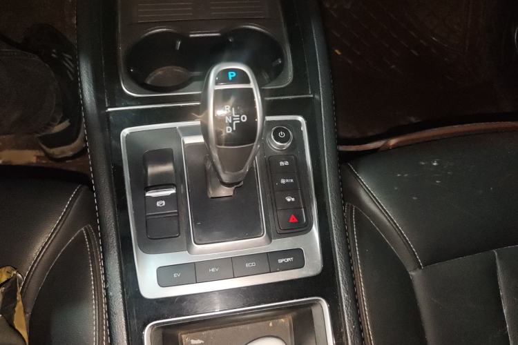 Used BYD Song MAX New Energy 2019 DM 1.5T Smart Connect Advanced 6-Seater China VI Standard Gear Lever