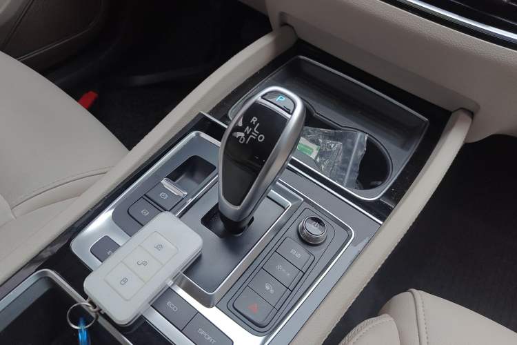 Used BYD Song MAX New Energy 2019 DM 1.5T Smart Connect Enjoyment Model 7 Seats China V Emission Standard Gear Lever