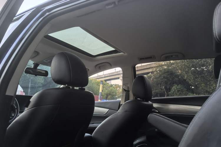 Used BYD Song MAX New Energy 2019 DM 1.5T Smart Connect Advanced 6-Seater China VI Standard Headliner