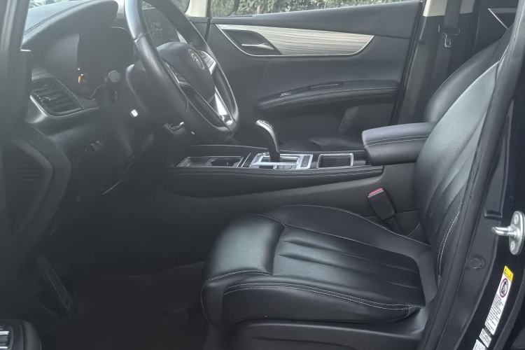 Used BYD Song MAX New Energy 2019 DM 1.5T Smart Connect Advanced 6-Seater China VI Standard Interior 1