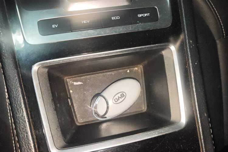 Used BYD Song MAX New Energy 2019 DM 1.5T Smart Connect Advanced 6-Seater China VI Standard Interior 1