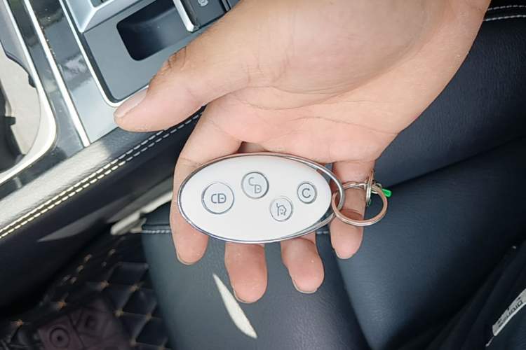 Used BYD Song MAX New Energy 2019 DM 1.5T Smart Connect Advanced 7-Seater China VI Standard Interior 1
