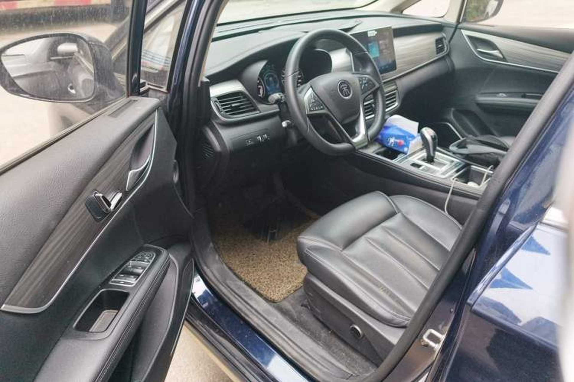 Used BYD Song MAX New Energy 2019 DM 1.5T Smart Connect Advanced 6-Seater China VI Standard Interior 3