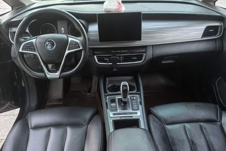 Used BYD Song MAX New Energy 2019 DM 1.5T Smart Connect Advanced 6-Seater China VI Standard Interior 3