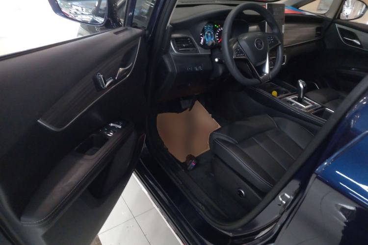 Used BYD Song MAX New Energy 2019 DM 1.5T Smart Connect Advanced 7-Seater China VI Standard Interior 3