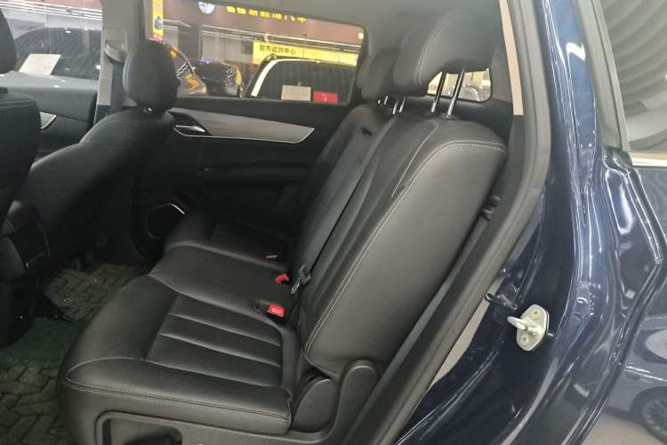 Used BYD Song MAX New Energy 2019 DM 1.5T Smart Connect Advanced 7-Seater China VI Standard Interior 4
