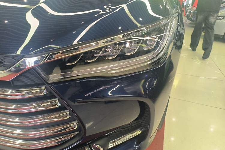 Used BYD Song MAX New Energy 2019 DM 1.5T Smart Connect Advanced 7-Seater China VI Standard Left Front Headlight