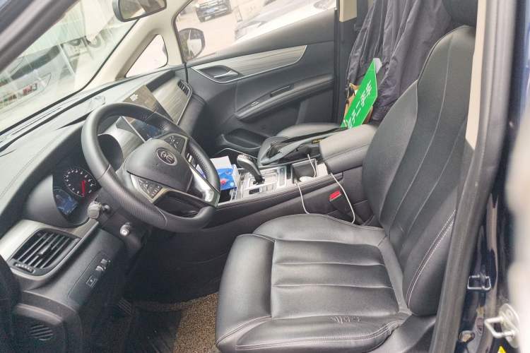 Used BYD Song MAX New Energy 2019 DM 1.5T Smart Connect Advanced 6-Seater China VI Standard Left Front Seat