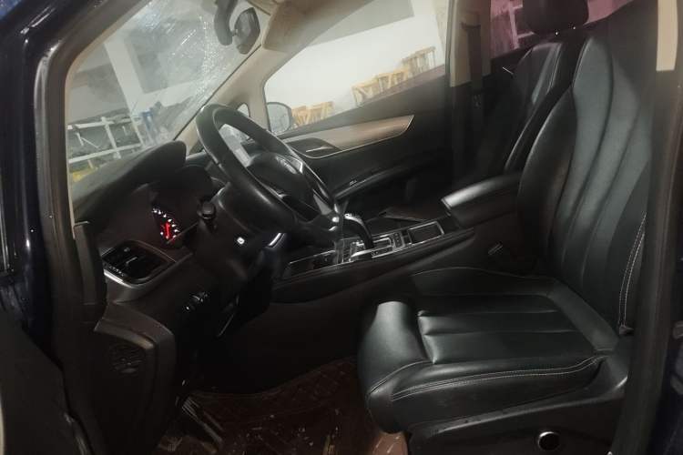Used BYD Song MAX New Energy 2019 DM 1.5T Smart Connect Advanced 6-Seater China VI Standard Left Front Seat
