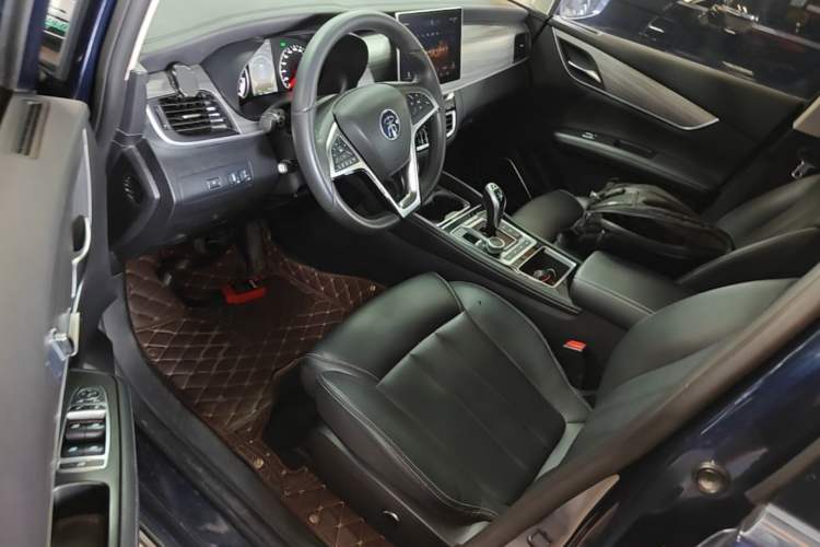 Used BYD Song MAX New Energy 2019 DM 1.5T Smart Connect Advanced 7-Seater China VI Standard Left Front Seat