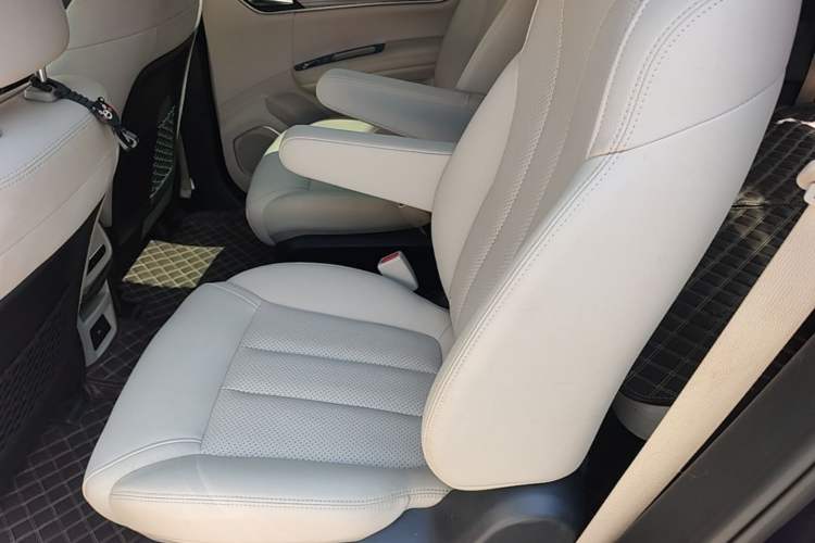 Used BYD Song MAX New Energy 2019 DM 1.5T Smart Connect Zhiyao Model 6 Seats China VI Standard Left Rear Seat