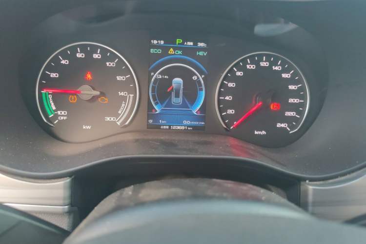 Used BYD Song MAX New Energy 2019 DM 1.5T Smart Connect Advanced 7-Seater China VI Standard Odometer Close Up