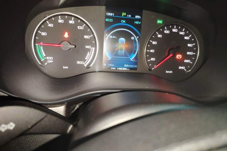 Used BYD Song MAX New Energy 2019 DM 1.5T Smart Connect Advanced 7-Seater China VI Standard Odometer Close Up