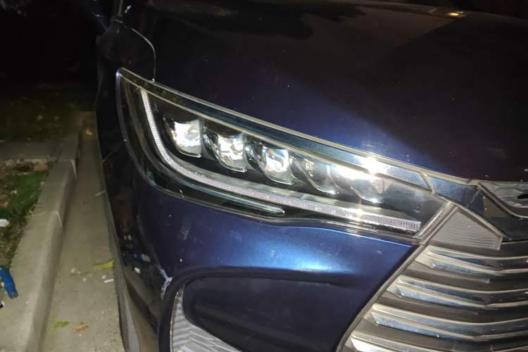 Used BYD Song MAX New Energy 2019 DM 1.5T Smart Connect Advanced 7-Seater China VI Standard Right Front Headlight