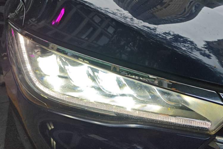 Used BYD Song MAX New Energy 2019 DM 1.5T Smart Connect Zhiyao Model 6 Seats China VI Standard Right Front Headlight