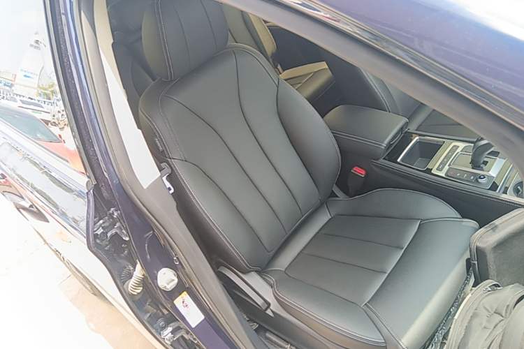 Used BYD Song MAX New Energy 2019 DM 1.5T Smart Connect Advanced 7-Seater China VI Standard Right Front Seat