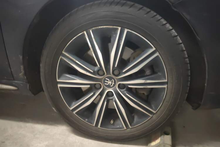 Used BYD Song MAX New Energy 2019 DM 1.5T Smart Connect Enjoyment Model 7 Seats China V Emission Standard Right Front Wheel Hub