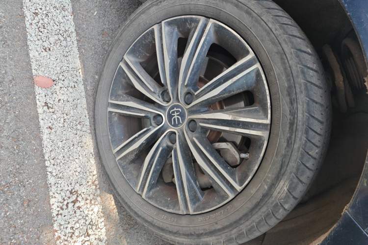 Used BYD Song MAX New Energy 2019 DM 1.5T Smart Connect Advanced 6-Seater China VI Standard Right Front Wheel Hub