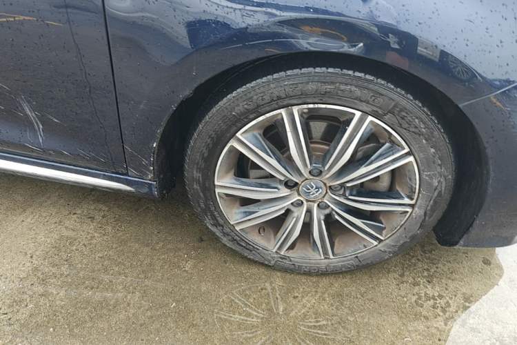 Used BYD Song MAX New Energy 2019 DM 1.5T Smart Connect Advanced 7-Seater China VI Standard Right Front Wheel Hub