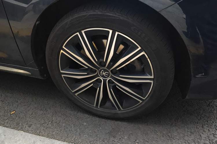 Used BYD Song MAX New Energy 2019 DM 1.5T Smart Connect Zhiyao Model 6 Seats China VI Standard Right Front Wheel Hub