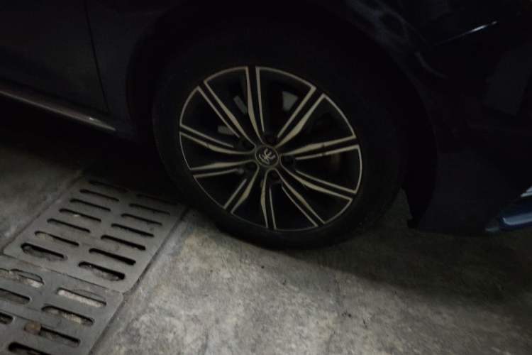 Used BYD Song MAX New Energy 2019 DM 1.5T Smart Connect Advanced 7-Seater China VI Standard Right Front Wheel Hub