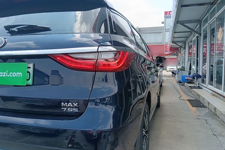 Used BYD Song MAX New Energy 2019 DM 1.5T Smart Connect Advanced 7-Seater China VI Standard Right Rear Taillight
