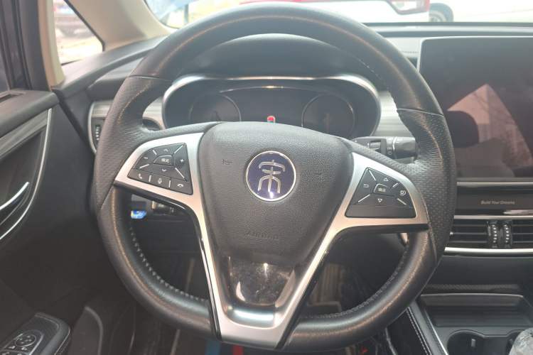 Used BYD Song MAX New Energy 2019 DM 1.5T Smart Connect Enjoyment Model 6-Seater China V Standard Steering Wheel