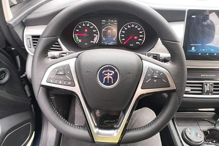 Used BYD Song MAX New Energy 2019 DM 1.5T Smart Connect Advanced 6-Seater China VI Standard Steering Wheel