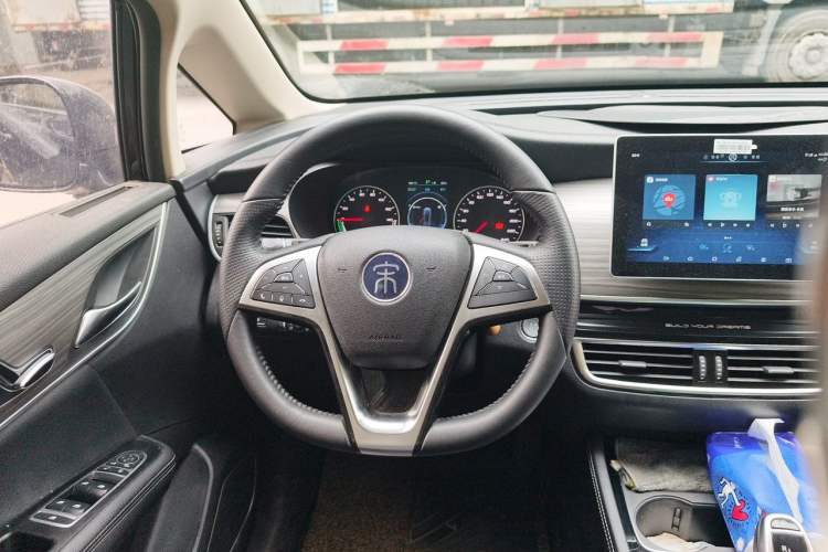 Used BYD Song MAX New Energy 2019 DM 1.5T Smart Connect Advanced 6-Seater China VI Standard Steering Wheel