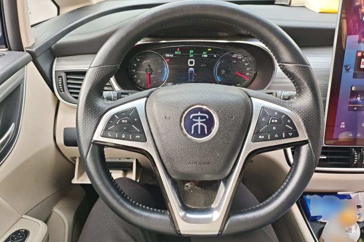 Used BYD Song MAX New Energy 2019 DM 1.5T Smart Connect Zhiyao Model 6 Seats China VI Standard Steering Wheel