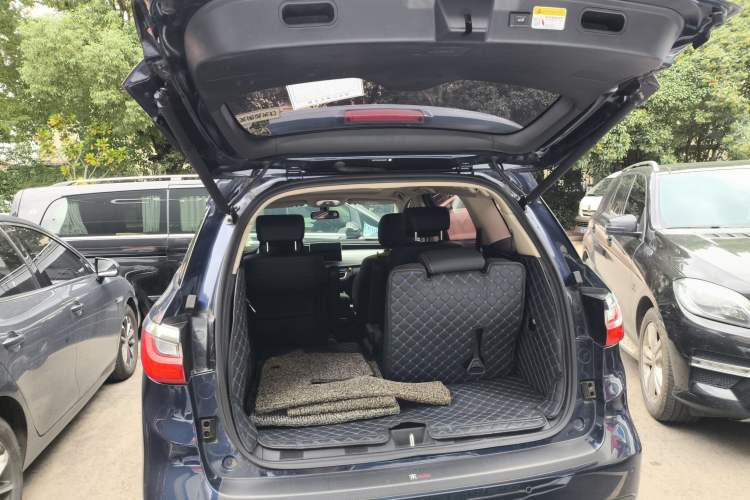 Used BYD Song MAX New Energy 2019 DM 1.5T Smart Connect Advanced 6-Seater China VI Standard Trunk