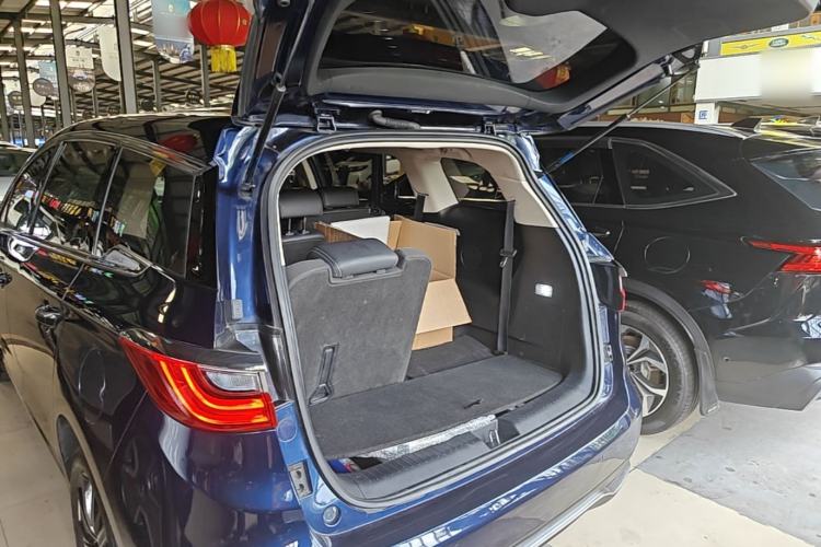 Used BYD Song MAX New Energy 2019 DM 1.5T Smart Connect Advanced 7-Seater China VI Standard Trunk