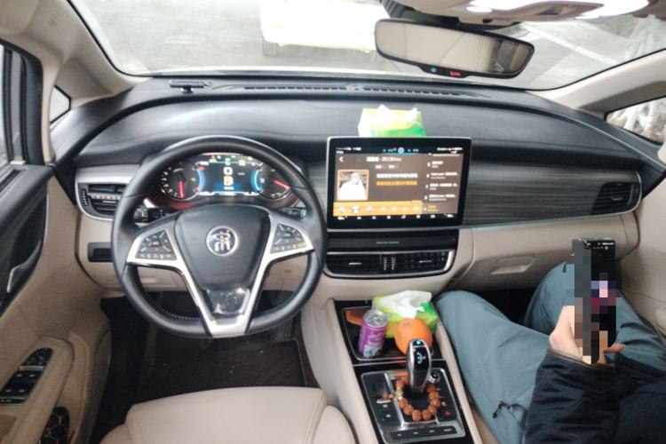 Used BYD Song MAX New Energy 2019 DM 1.5T Smart Connect Zhiyao Model 6-Seater China V Emission Standard Center Console