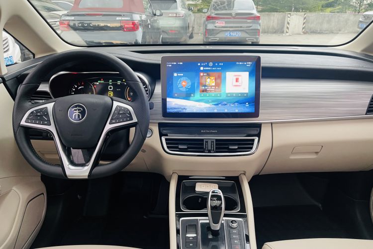 Used BYD Song MAX New Energy 2019 DM 1.5T Smart Connect Zhiyao Model 6-Seater China V Emission Standard Center Console