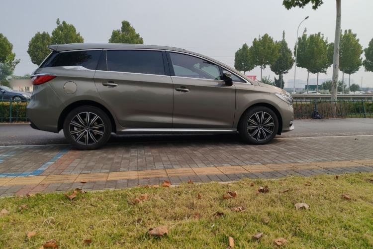 Used BYD Song MAX New Energy 2019 DM 1.5T Smart Connect Zhiyao Model 6-Seater China V Emission Standard Exterior 6